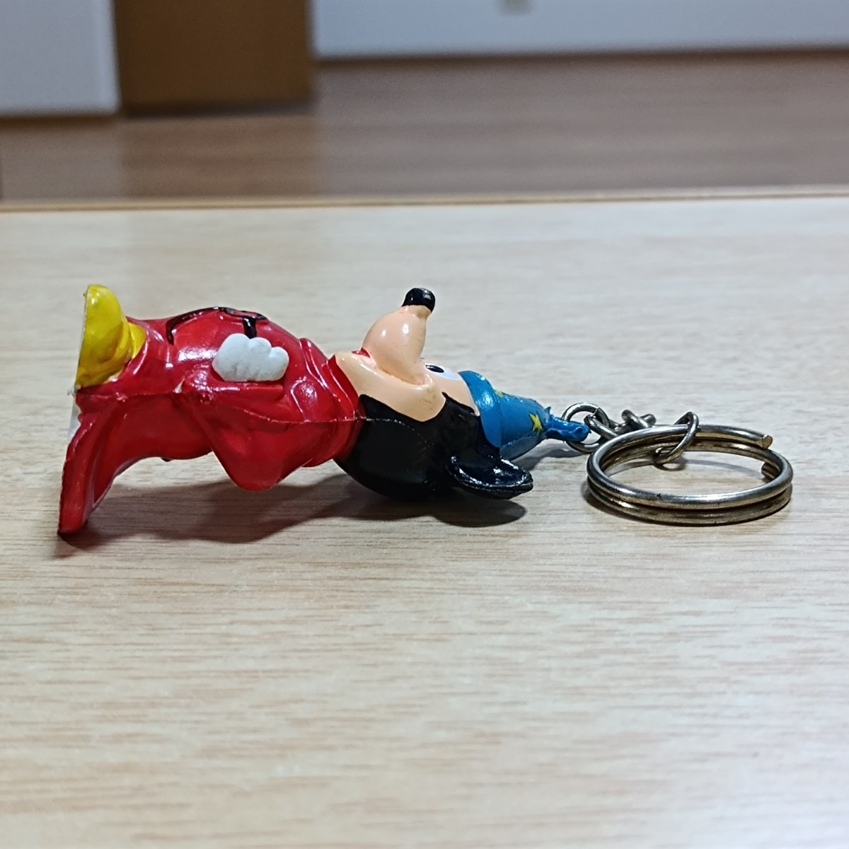 入手困難 ウォルトディズニー ミッキーマウス キーホルダー 全長約7.0センチ レトロ 昭和 香港製 人形 フィギュア_画像3