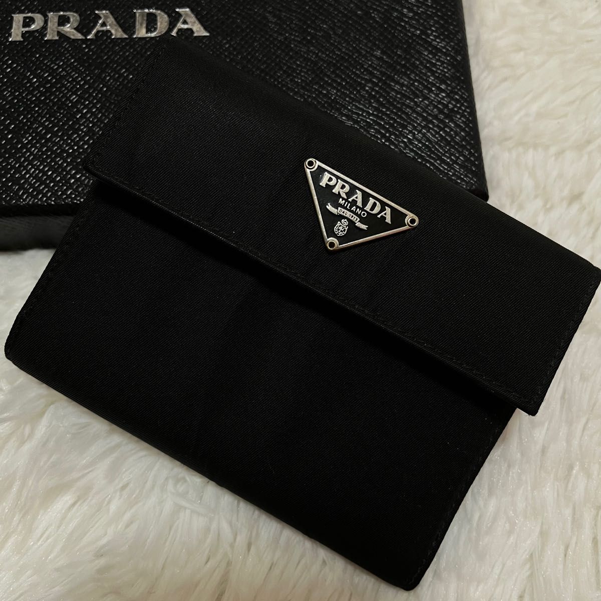 極美品】PRADA 折り財布 ナイロン ブラック 三角プレート 三つ折り財布