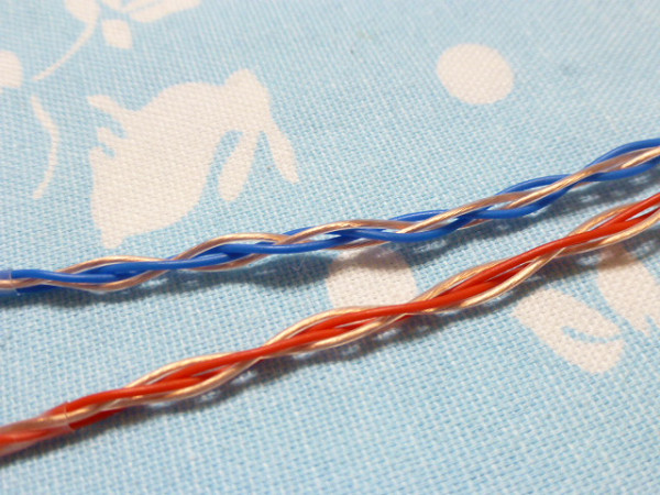 切り込み入 MMCX MOGAMI 2799 八芯 ブレイド編 4.4mm5極 L字 (銀 切り込み入 MMCX MOGAMI 2799 八芯 ブレイド編 4.4mm5極 L字 (銀