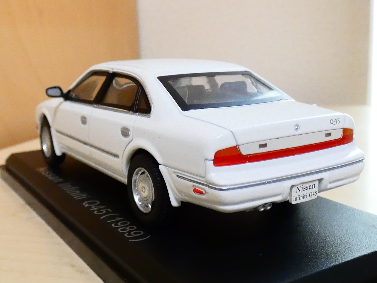 国産名車コレクション 1/43 日産 インフィニティ nissan infiniti Q45 白 1989 旧車 クラシックカー ミニカー_画像2