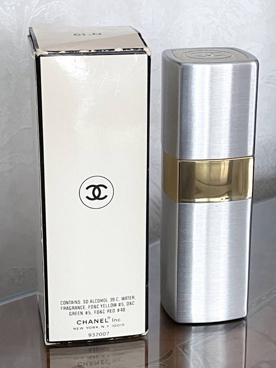 CHANEL シャネル No19 19番 オードゥ トワレット 香水 50ml_画像2