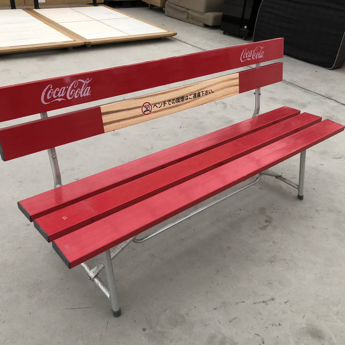 コカ・コーラ アルミ製ベンチ 非売品 Coca-Cola ベンチ 計量ベンチ 赤 レッド Ｗ150cm×Ｄ50cm×Ｈ73cm ヤマト家財便Ｄランク_画像1