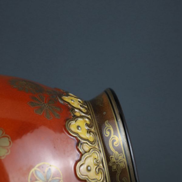 古びた蔵『清 乾隆年製 陶磁器 紅地描金銀皮球花紋 象耳瓶』極細工 置物 擺件 古賞物 古美術 中国古玩_画像9