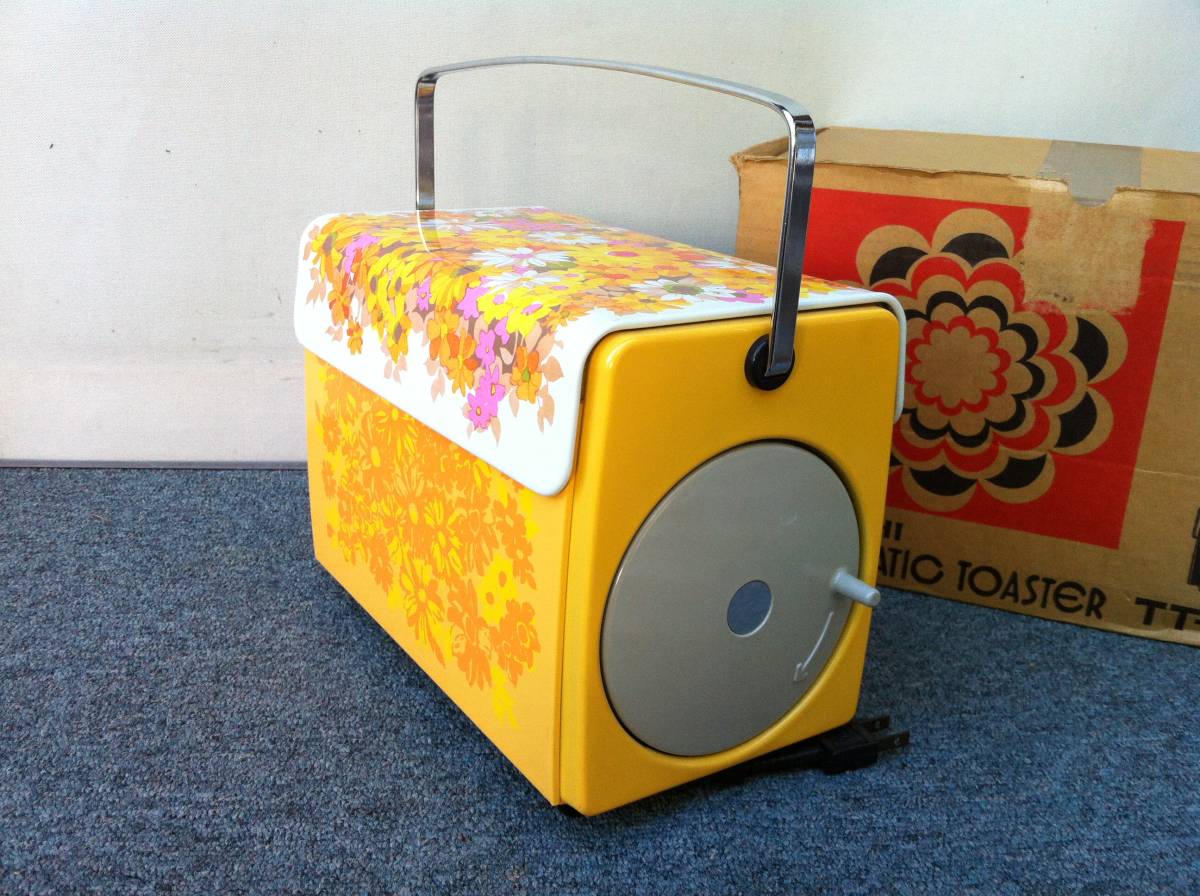  Showa Retro pop popular Hitachi. colorful design. toaster HITACHI TT-640. flower field 