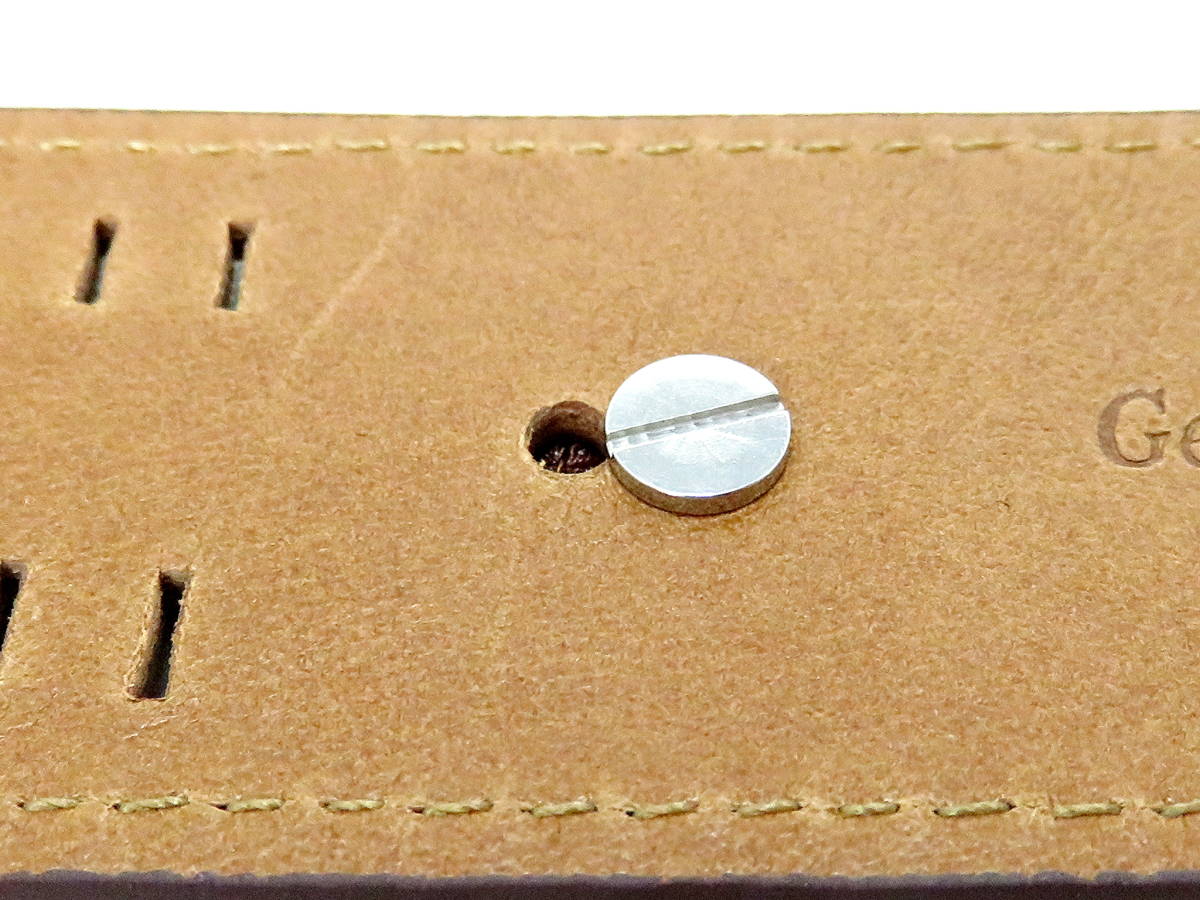 迫力のミリタリータイプ★バングル型★アーミー★レザー時計ベルト★ダークブラウン★濃茶18mm,20mm,22mm,24mm対応_片側5mmピッチで取付け穴が2つ開いてます。