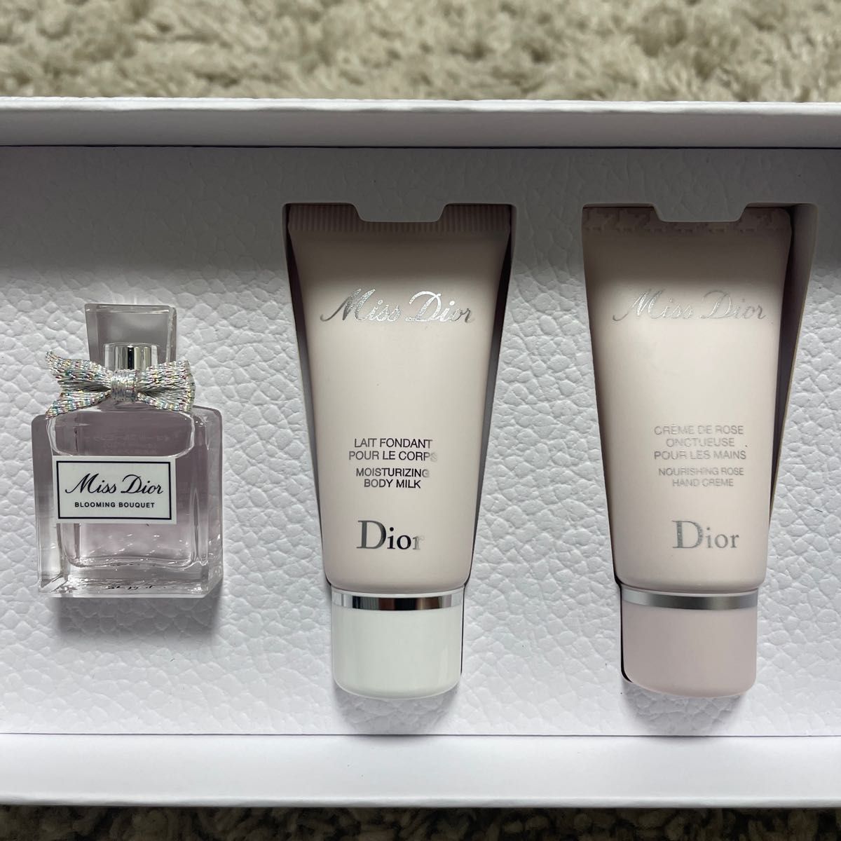 DIOR クリスタル会員 バースデーギフト 香水 ハンドクリーム