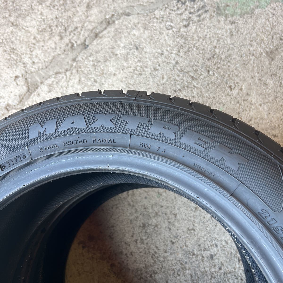 イボ付き　MAXTREK 215/55R17 98V 2本セット_画像5