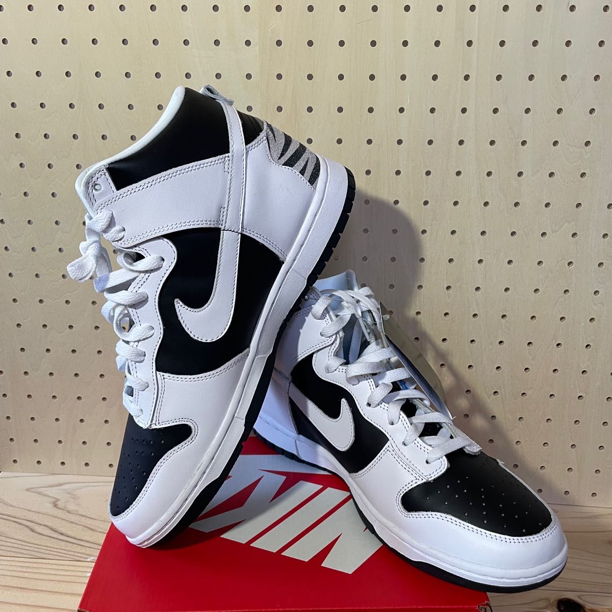 NIKE DUNK HIGH LX ダンクハイ 白黒 ナイキスニーカー AIR NIKE DUNK HIGH LX ダンクハイ 白黒 ナイキスニーカー AIR