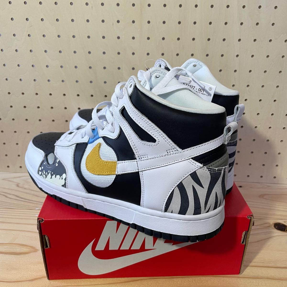 NIKE DUNK HIGH LX ダンクハイ 白黒 ナイキスニーカー AIR NIKE DUNK HIGH LX ダンクハイ 白黒 ナイキスニーカー AIR