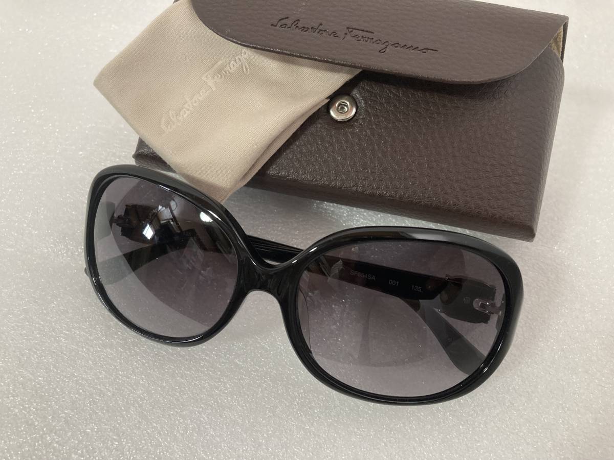 558y★Salvatore Ferragamo フェラガモ サングラス SF654SA ブラック レディース_画像1