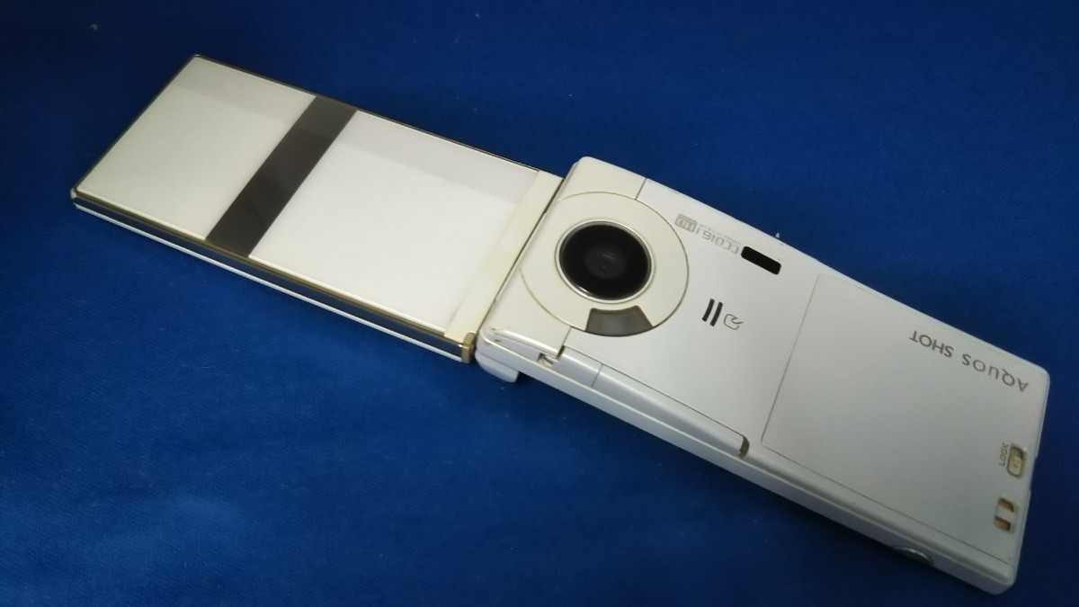 DG4684 docomo FOMA AQUOS SHOT SH-03D SHARP ガラケー ケータイ 折畳式 簡易動作確認＆簡易清掃＆初期化OK 判定○ 現状品 送料無料_画像7