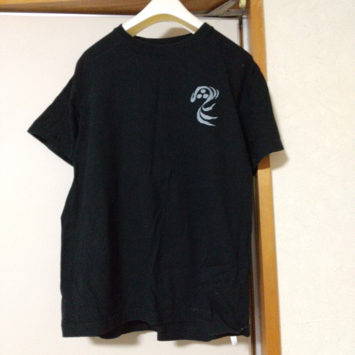 烈火の炎　黒色　　Tシャツ　シャツ　ユニセックス　　