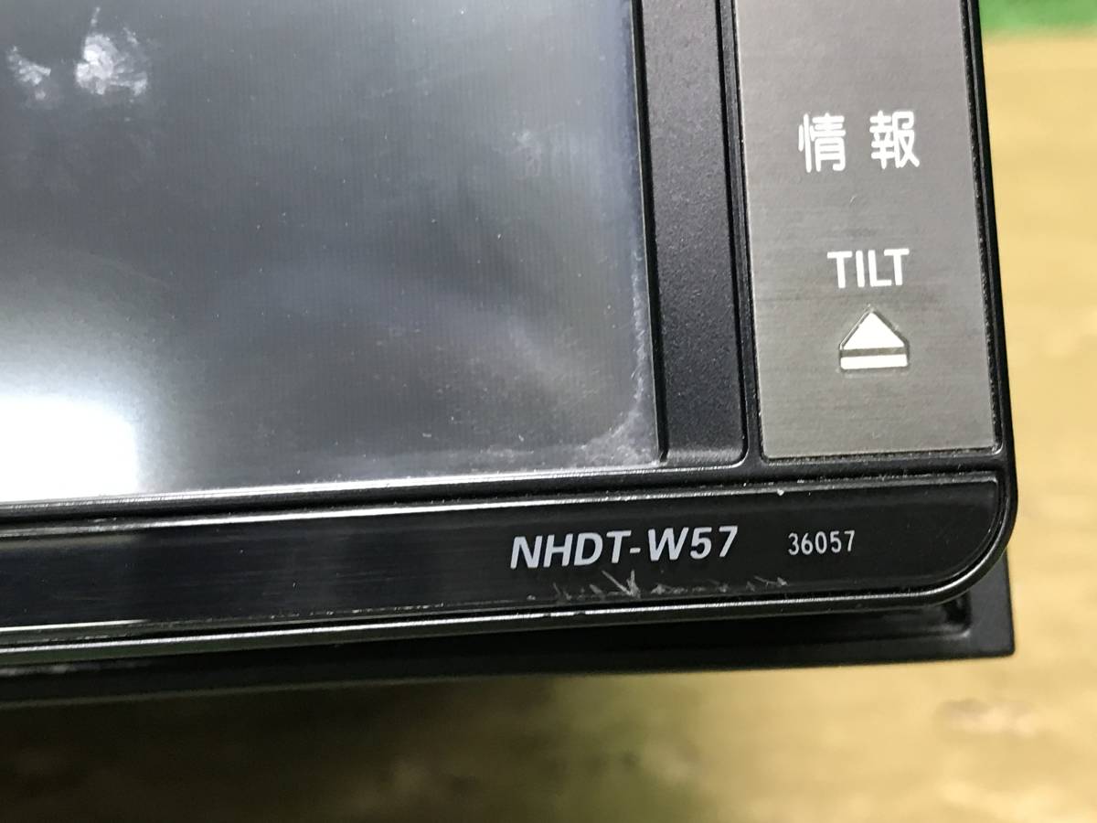 管1012-39　トヨタ純正 HDDナビ NHDT-W57 08545-00Q60 CD再生 DVD再生 ワンセグ カーナビ_画像2