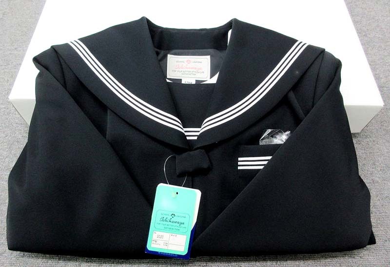 ☆女子中学生制服☆青森県おいらせ町立百石中学校 女子制服☆白 ☆女子中学生制服☆青森県おいらせ町立百石中学校 女子制服☆白