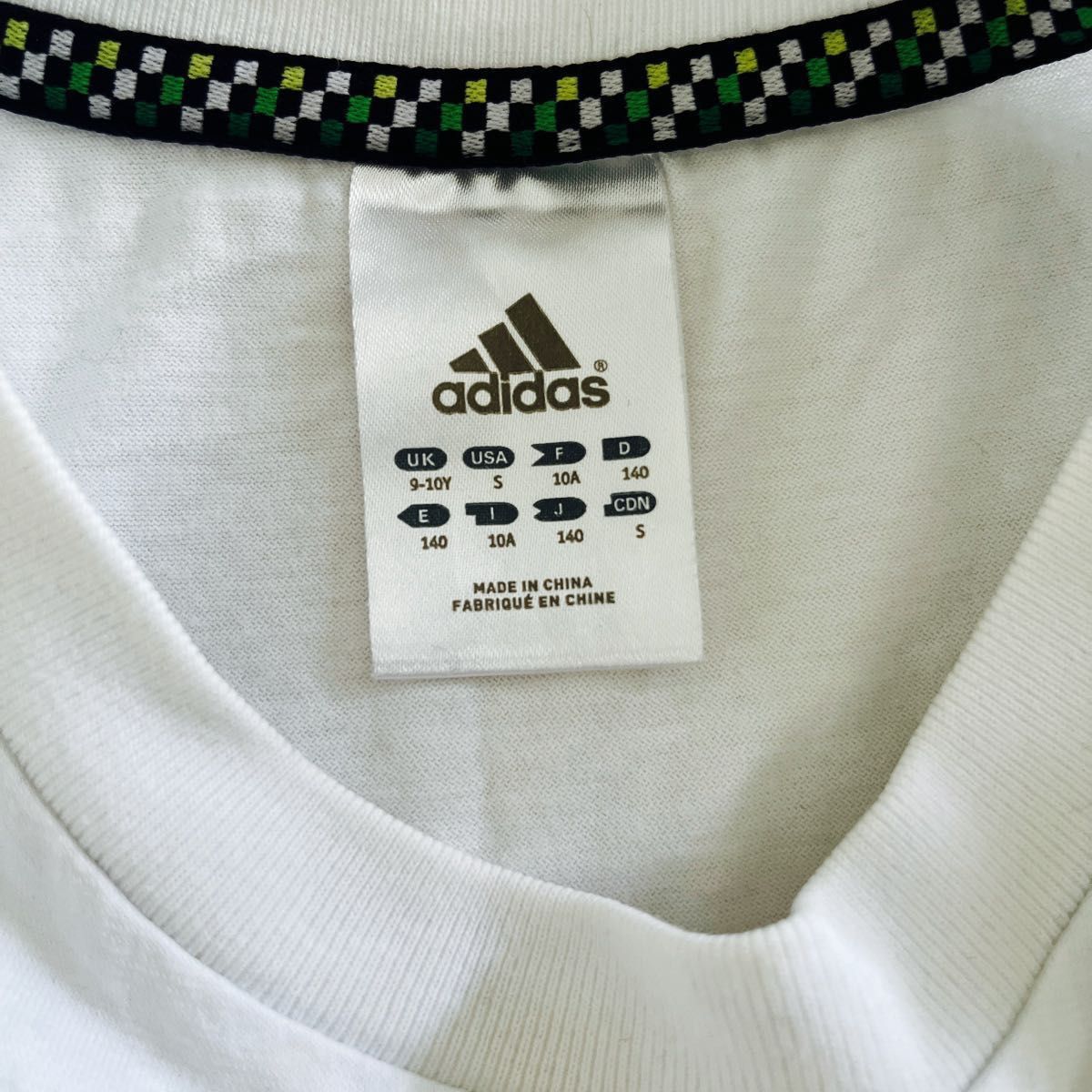 adidas Tシャツ 子供用 半袖Tシャツ キッズ サッカー　140cm