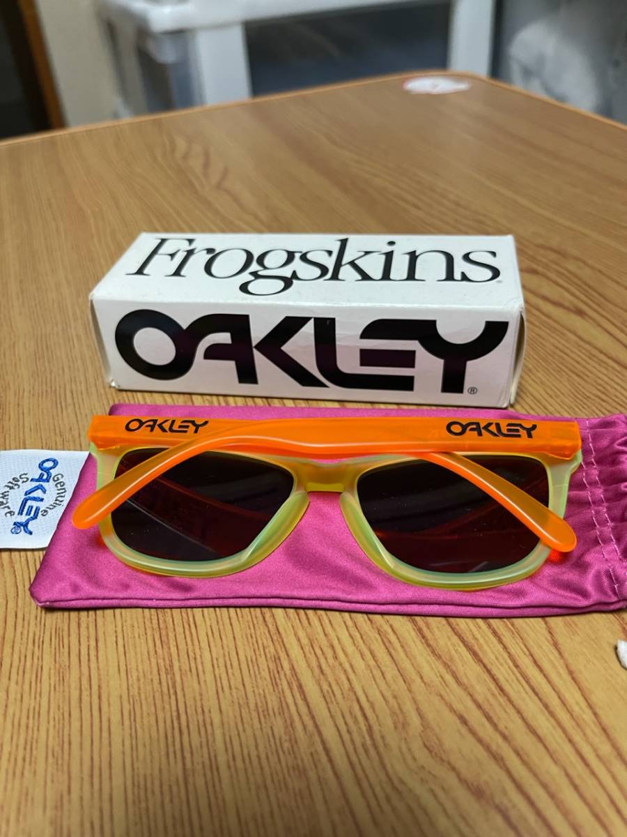 感謝の声続々！ OAKLEY オークリー フロッグスキン 中古良品3 セル