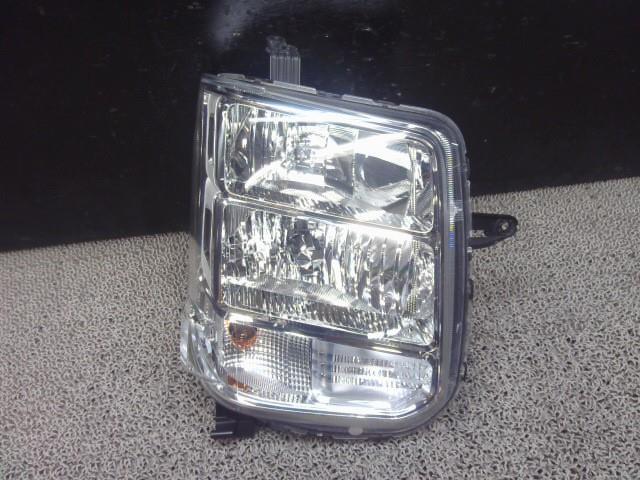 ☆H27年 エブリィ エブリー ワゴン PZターボスペシャル DA17W 右ヘッドランプ HID LE14C6329 35120-64P54_画像1