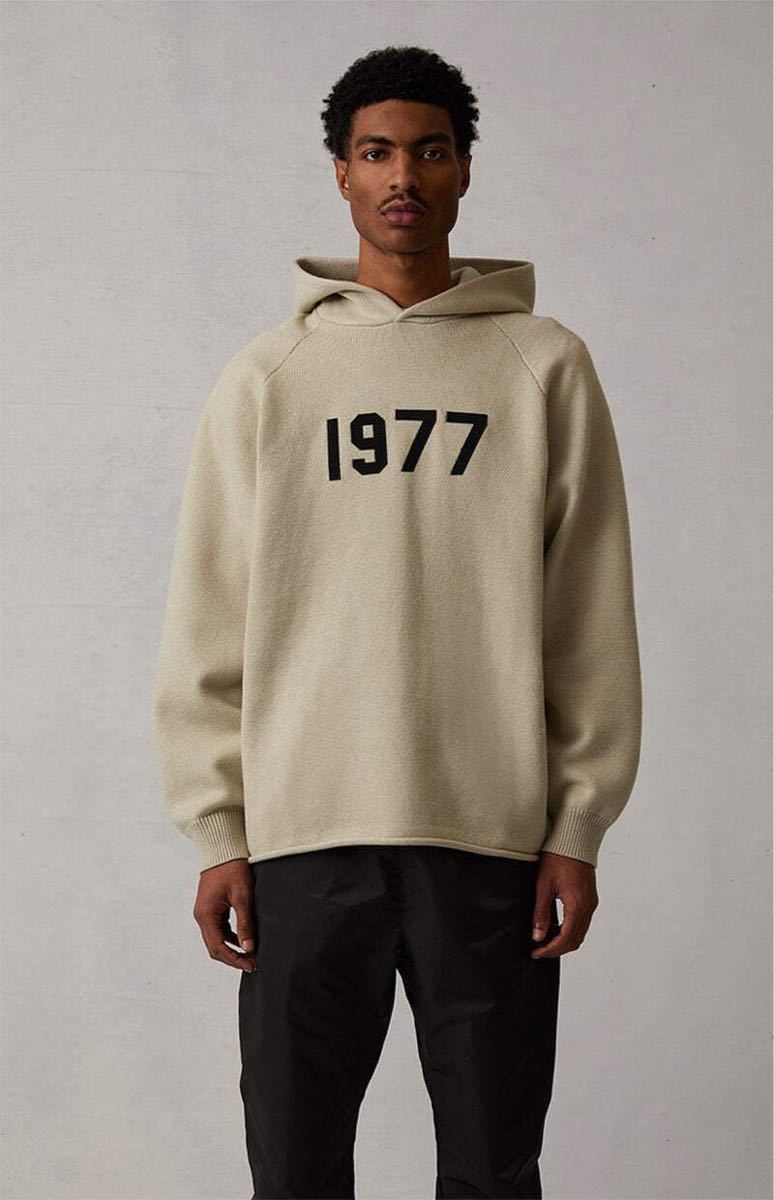 送料無料 【新品未開封】FEAR OF GOD ESSENTIALS 1977 HOODIE Wheat