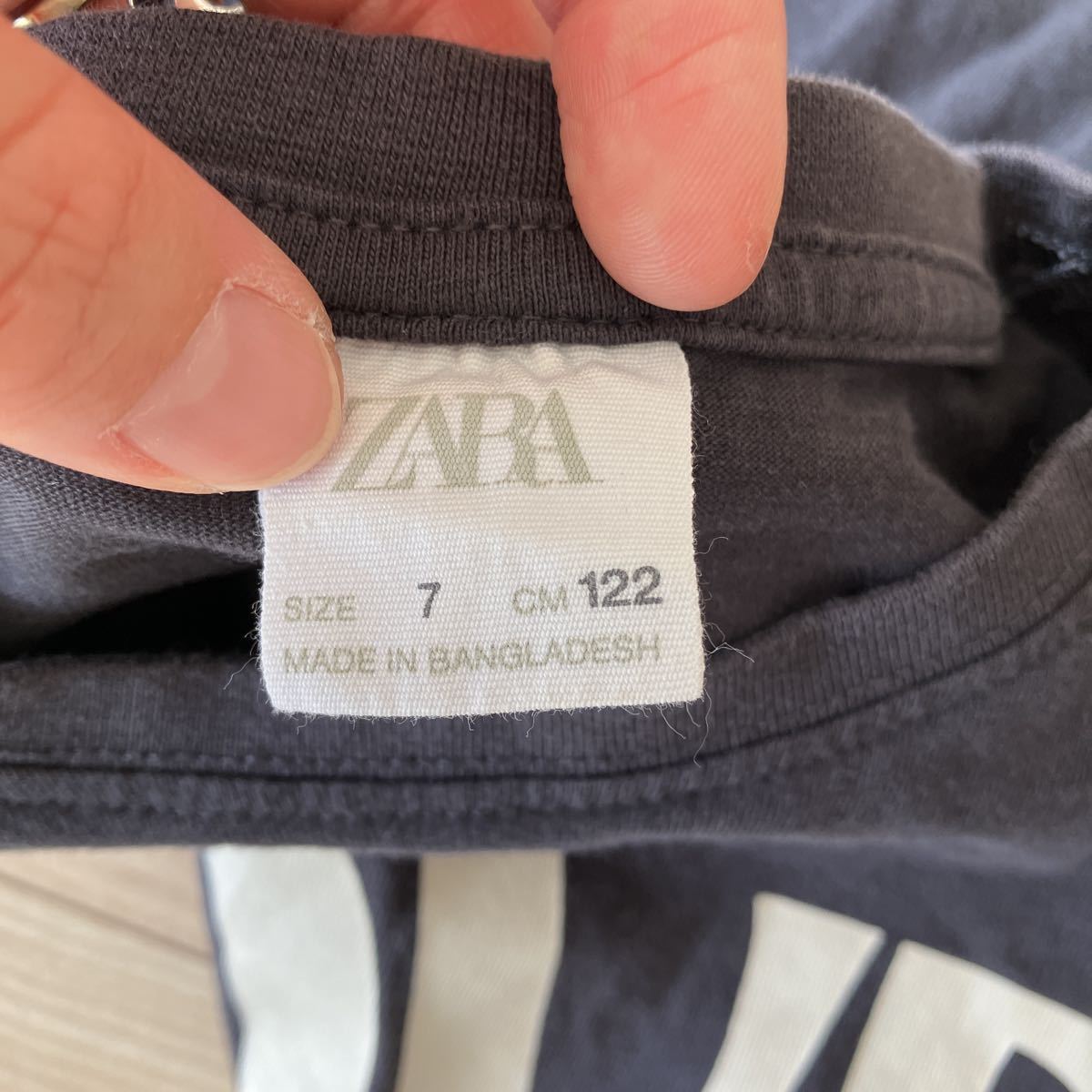 ZARA ザラ購入 英字プリントロンT 長袖Tシャツ サイズ７ 12２ 120ー130サイズ相当 中古 秋服
