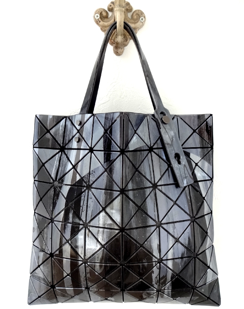 美品◆ ISSEY MIYAKE BAOBAO BAG イッセイミヤケ バオバオ 折り紙 ハンドバッグ ショルダーバッグ GRAVITY PAINT グラビティ メタル 6x6