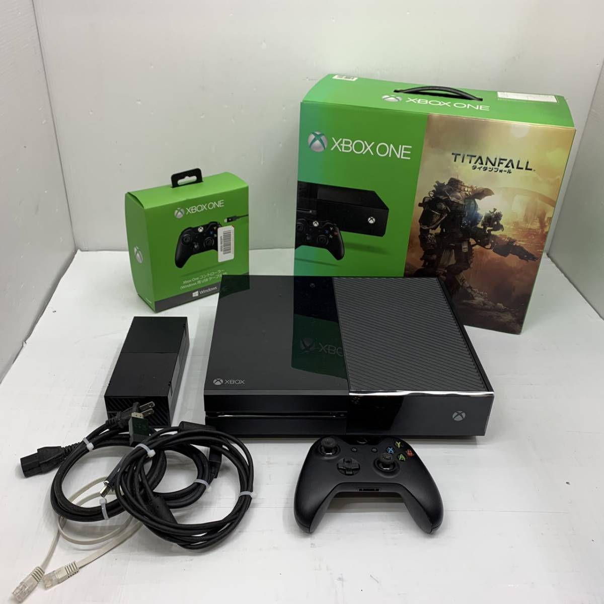 送料無料h46196 Microsoft マイクロソフト XBOX ONE 本体 コントローラー セット ジャンク_画像1