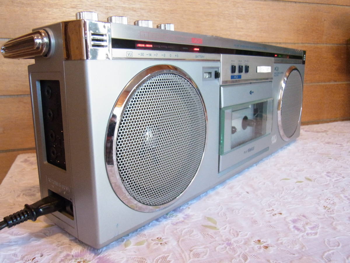 * beautiful goods * Toshiba RT-S63W stereo radio-cassette * service completed *
