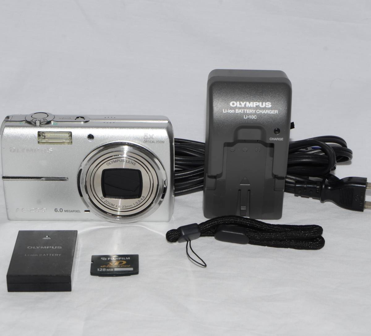 超大特価 CAMEDIA OLYMPUS FE-200 (動作確認済) シルバー オリンパス