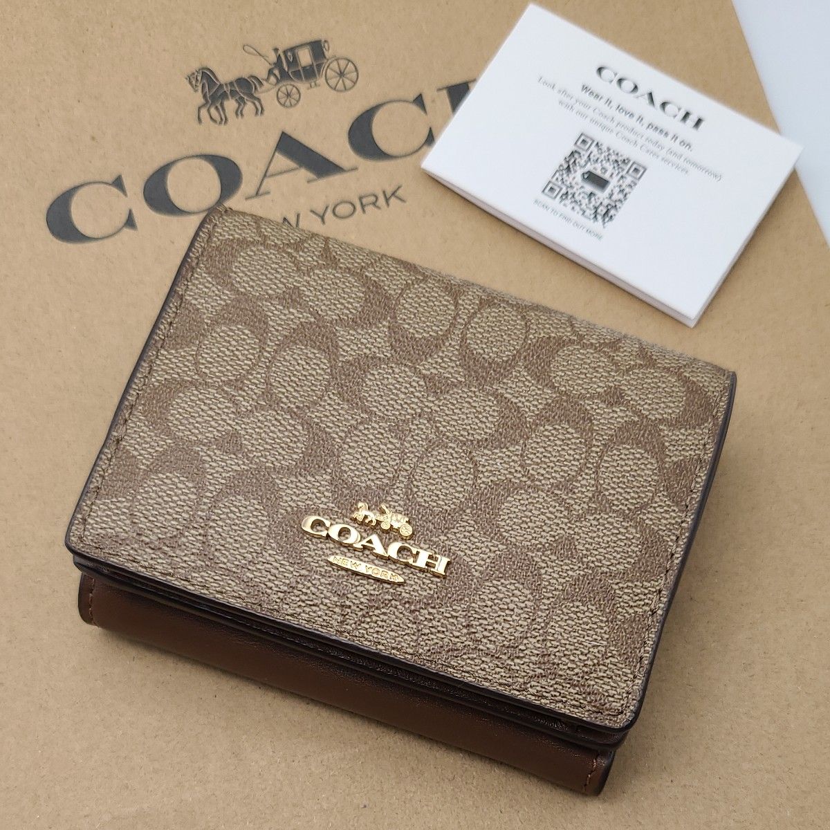 新作　新品　COACH　折り財布　３つ折り財布