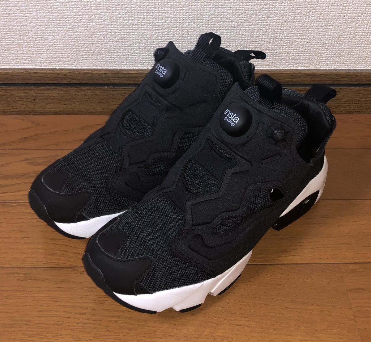 注目ブランド DV6985 24.0cm 24cm US6 OG FURY PUMP INSTA REEBOK 良品