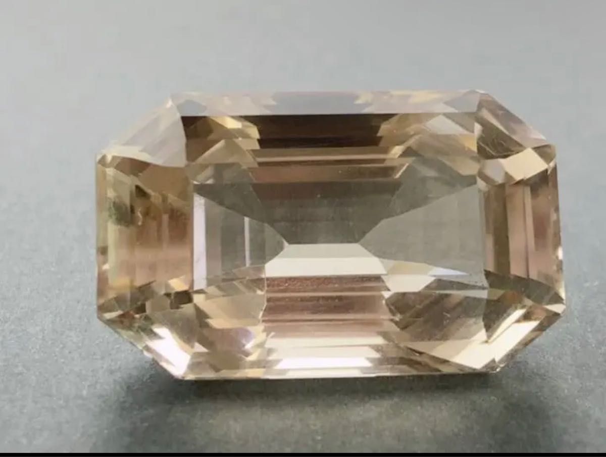 スモーキークォーツ　ルース　大粒122.03ct スリランカ産