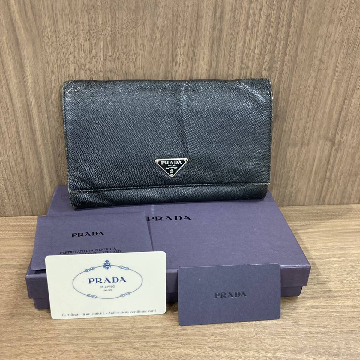 PRADA プラダ 財布 長財布 二つ折り 小物 レディース メンズ アイテム