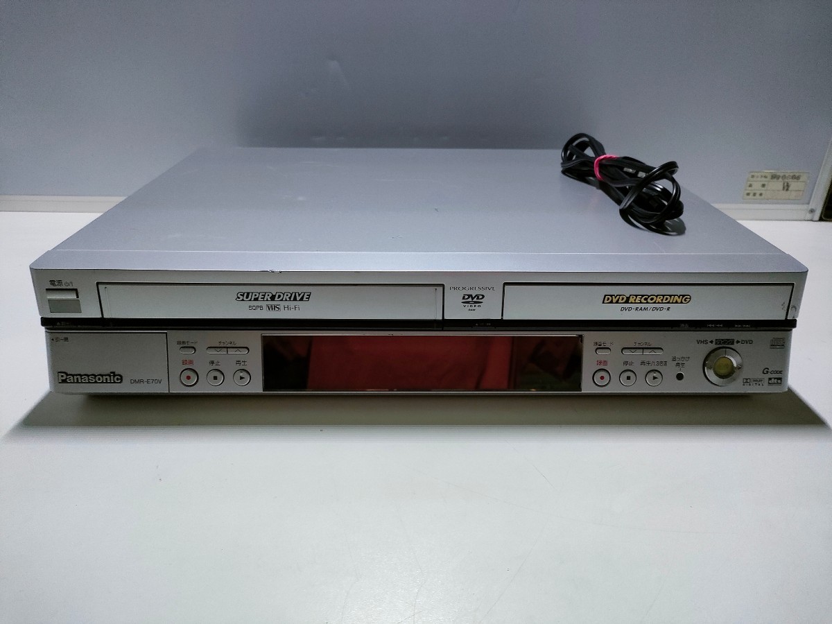 A669 パナソニック DVD/VHS レコーダー DMR-E70V ジャンク 扱い（電源付き)_画像1