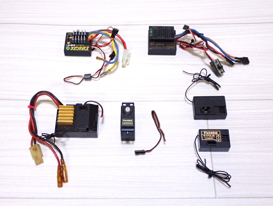 アンプ 3個 サーボ 受信機 など メカまとめて ジャンク ⑥_画像1