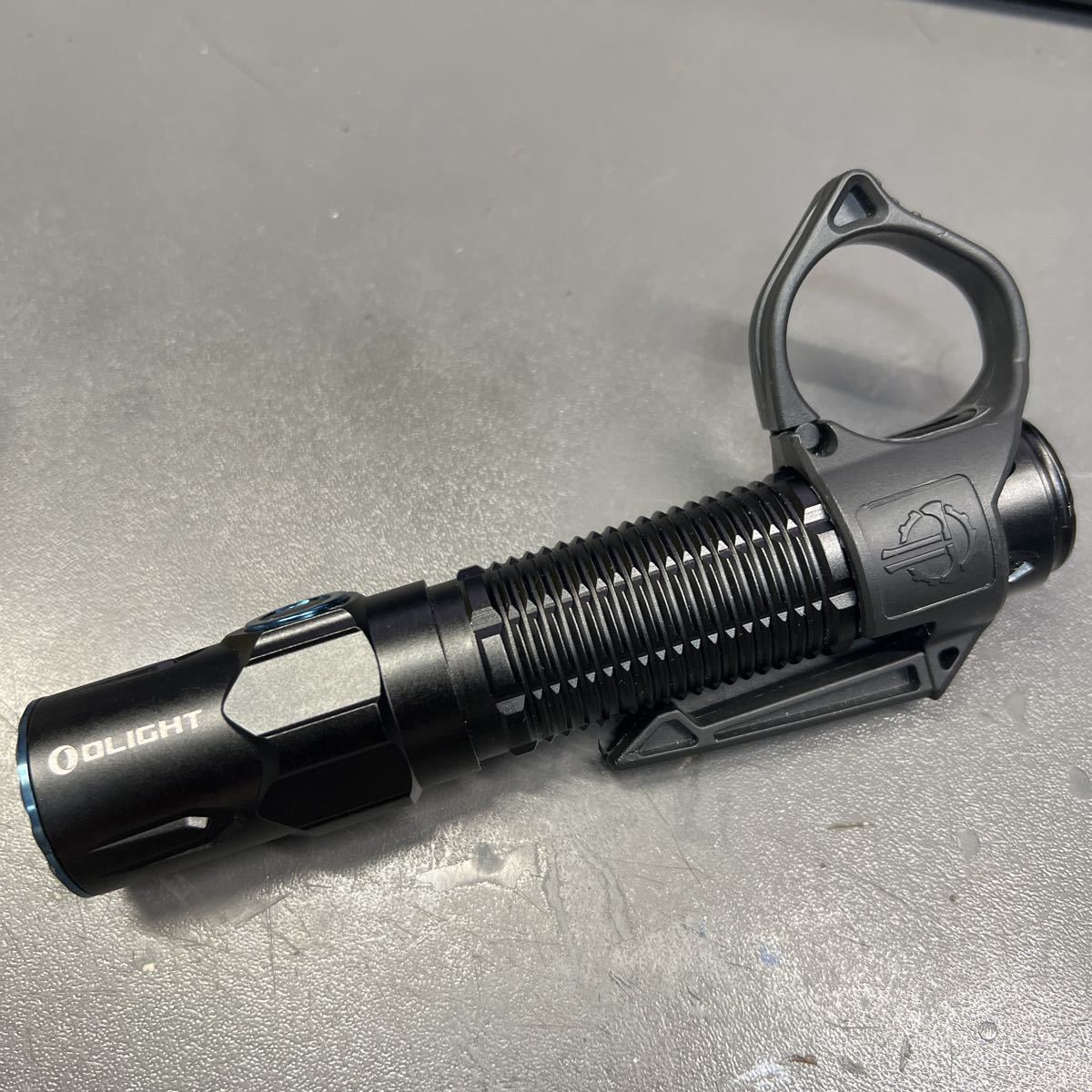 感謝価格】 OLIGHT おまけ付き タクティカルライト WARRIOR3s その他