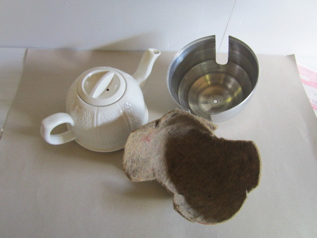 MADE IN ENGLAND 英国製紅茶ポット保温カバー付き　ティーポット　 大小2点まとめ_画像3