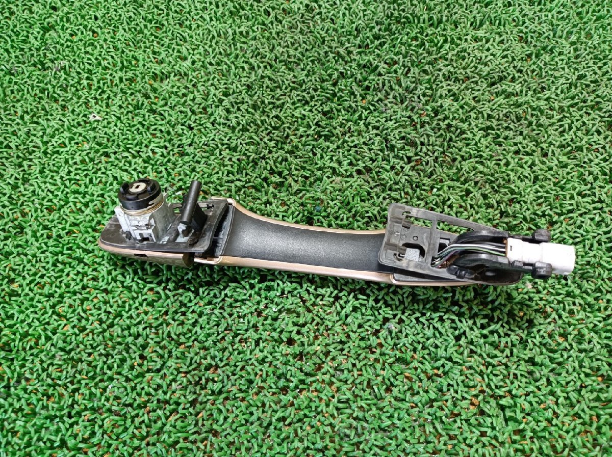  Volvo right front outer handle V40 Cross Country MB5204T 2014 #hyj NSP80718