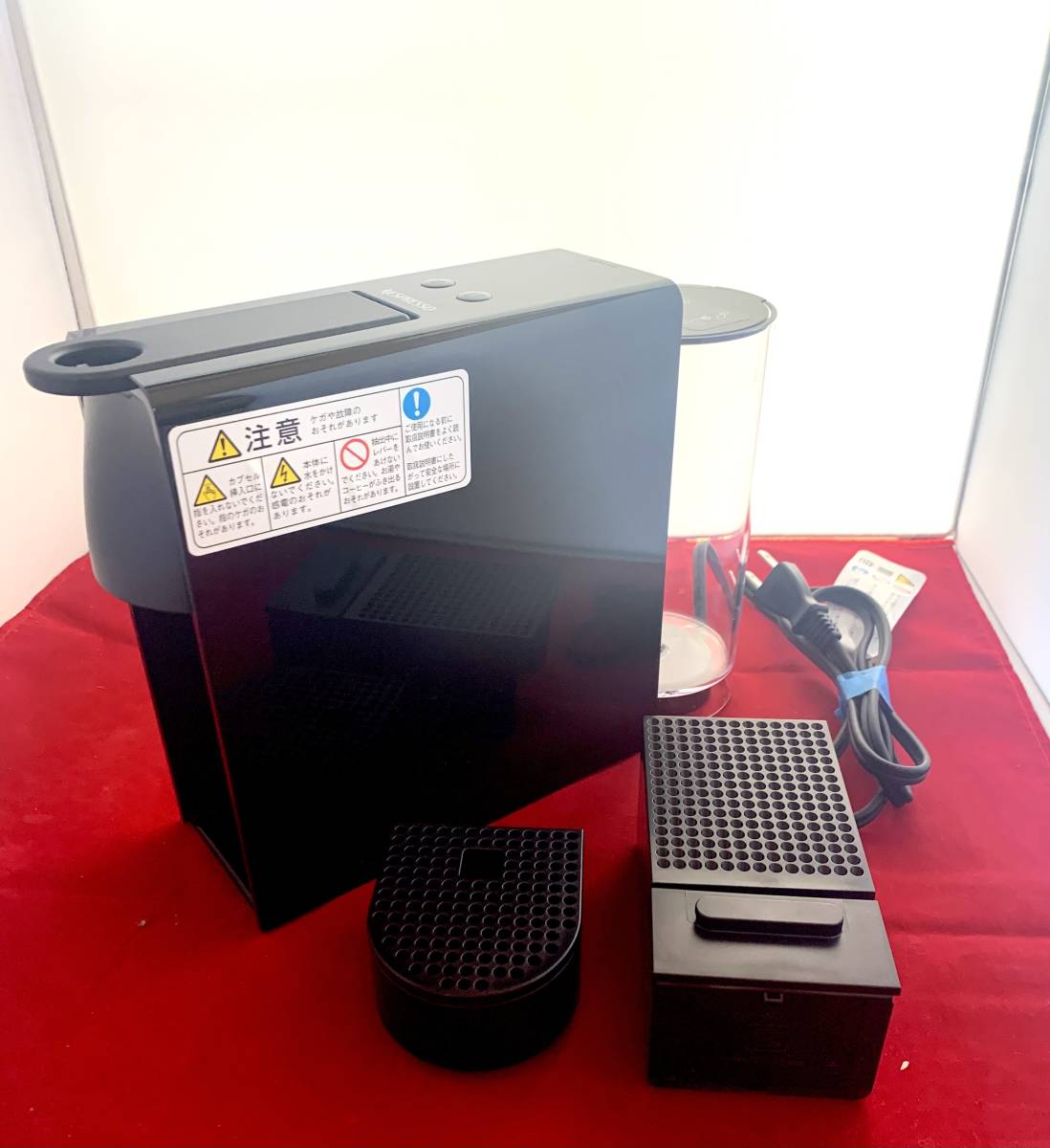 美品☆ネスレ ネスプレッソ カプセル式コーヒーメーカー エッセンサ