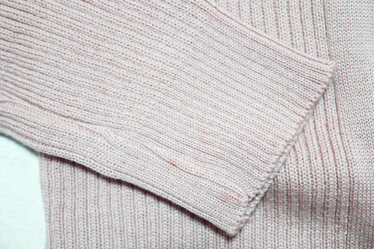 1858　昭和レトロ　子ども　女の子　長袖タートル　セーター 150cm　ベージュ　わけあり　アクリル・毛　新古品　未使用　長期保管品_袖口に保管シミがあります。