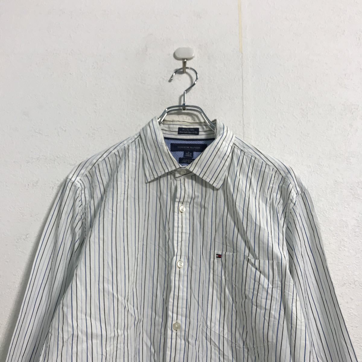 中古 古着 TOMMY HILFIGER 長袖 ストライプ シャツ M ホワイト ブルー ブラック トミーヒルフィガー 古着卸 アメリカ仕入 a509-5915_画像2