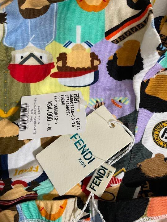 熱販売 FENDI 新品未使用タグ付き kids 古着 12+ デザインパンツ