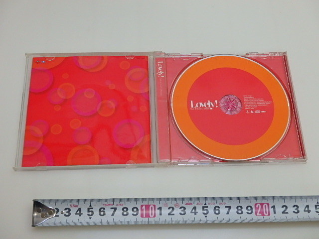 n305u　中古CD　Lovely!　Cute&Sweet J-Ballads　SPEED globe 華原朋美 篠原涼子 TRF MAX 小柳ゆき 浜崎あゆみ 他　ケース割れあり_画像4