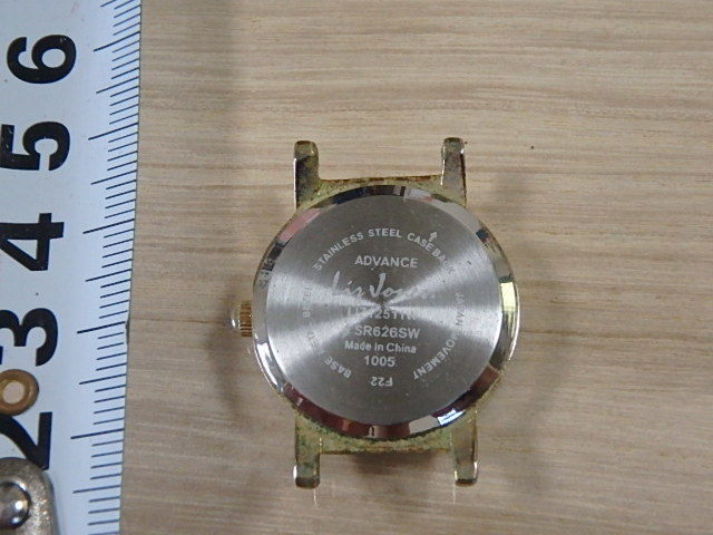 n109u　ジャンク　不動品　本体のみ　LIZ12511W　Liz jones　腕時計　中古　部品取り　パーツのみ_画像6