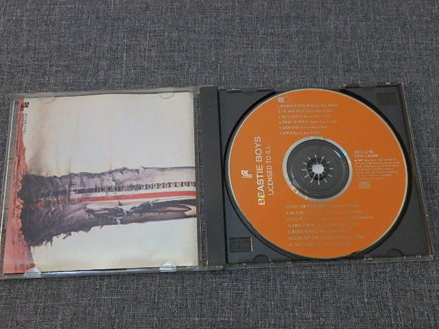 n101u　中古CD　Beastie Boys　ビースティ・ボーイズ　Licensed To Ill　ライセンスト・トゥ・イル_画像3