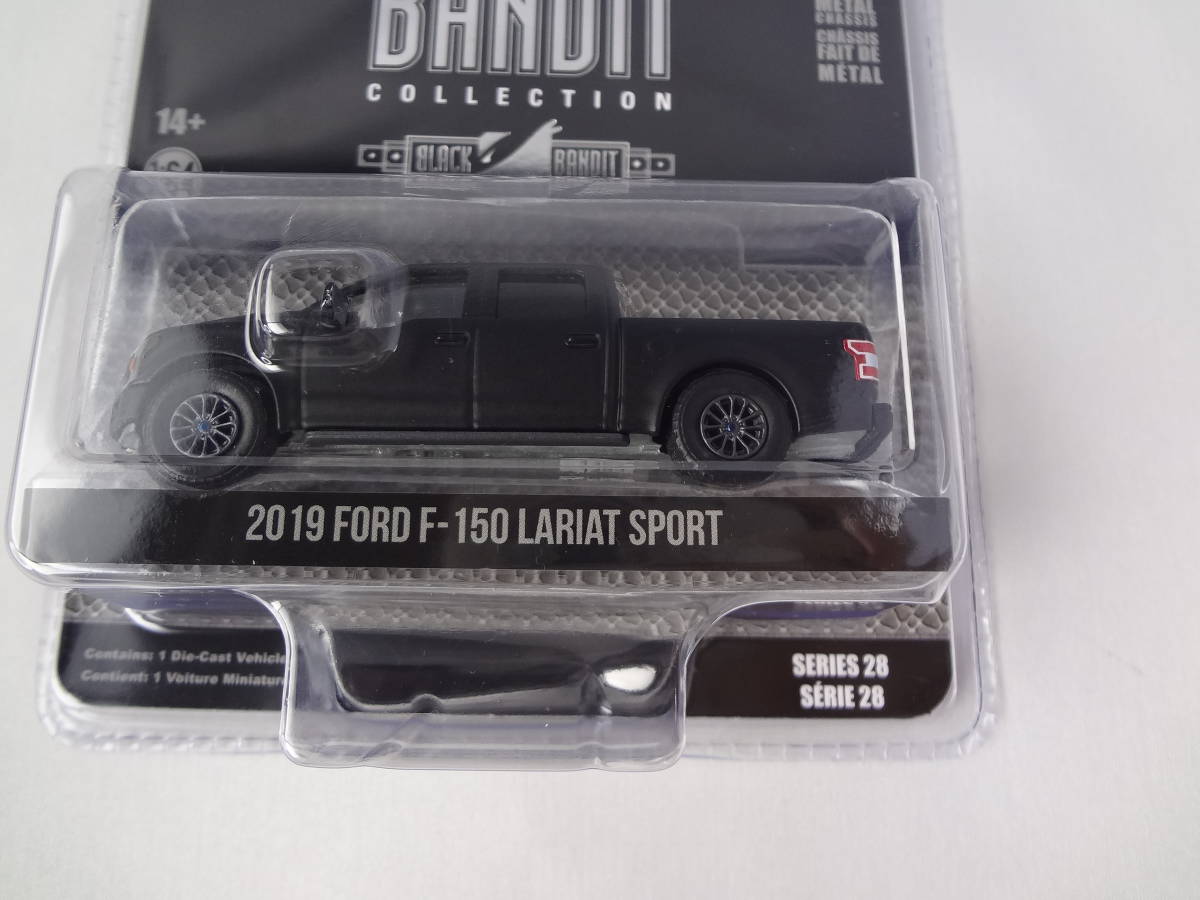 グリーンライト　GREENLIGHT　1/64　2019 FORD F-150 LARIAT SPORT　シリーズ28　フォード ラリアットスポーツ　ブラックバンディット_画像2