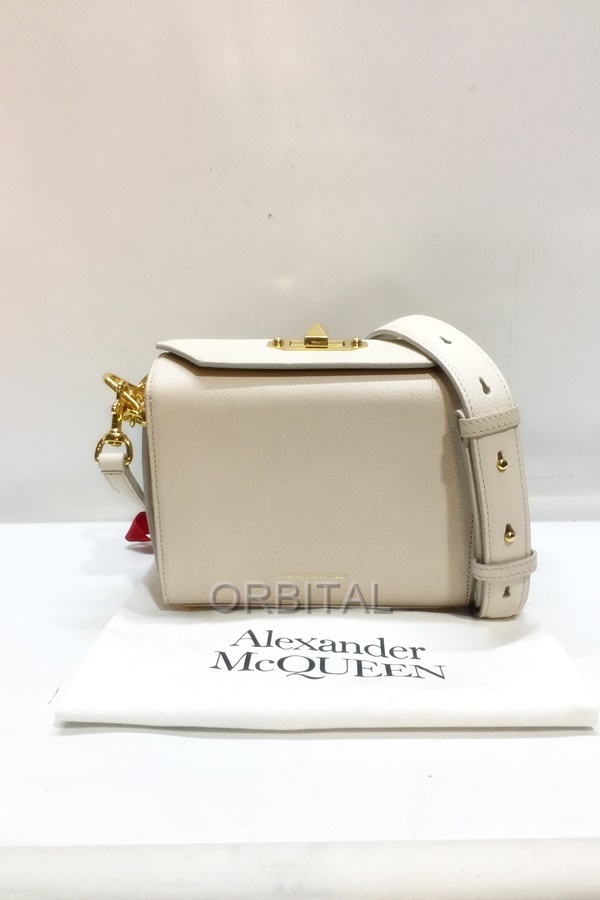 代官山)Alexander McQueen アレキサンダーマックイーン The Box ボックス チェーンショルダーバッグ アイボリー 難あり_画像1