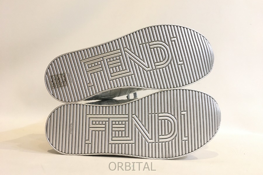 二子玉) フェンディ × ニッキーミナージュ FENDI×Nicki Minaj 未使用訳有 プリンツオン メタリックスニーカー 定価￥9.5万 22cm_画像5