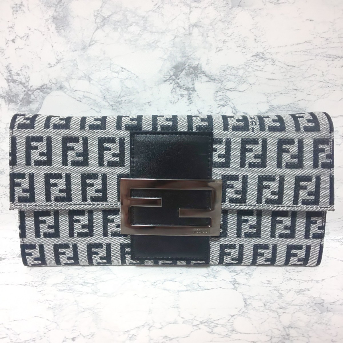 第一ネット 【極美品】FENDI フェンディ 2414・8N0021/029 グレー