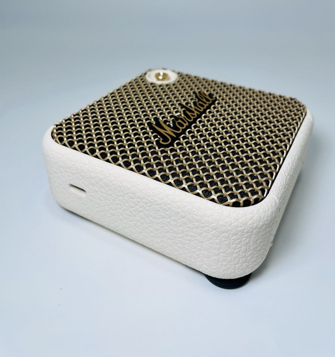【ほぼ未使用】Marshall ワイヤレスポータブル防水スピーカー Willen クリーム 連続再生15時間/IP67防水仕様/超小型/急速充電 マーシャル