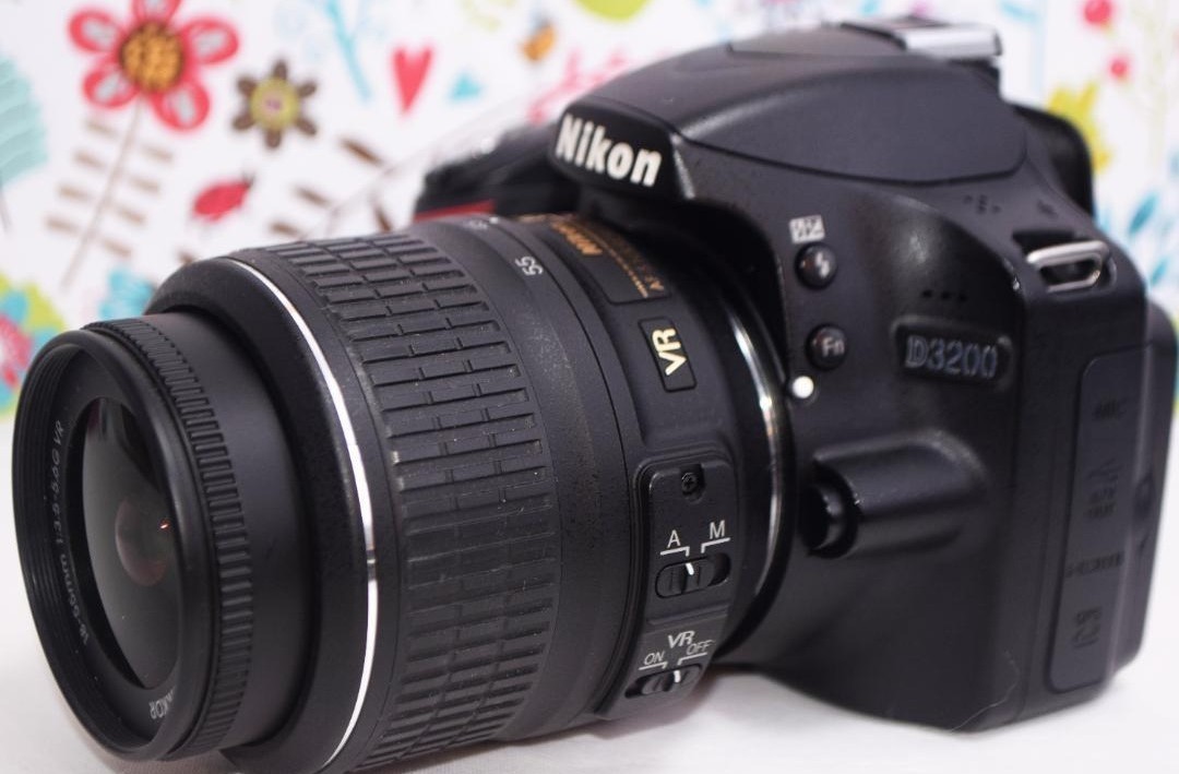 世界的に Nikon D3200☆スマホ転送OK&簡単操作の一眼レフ ニコン