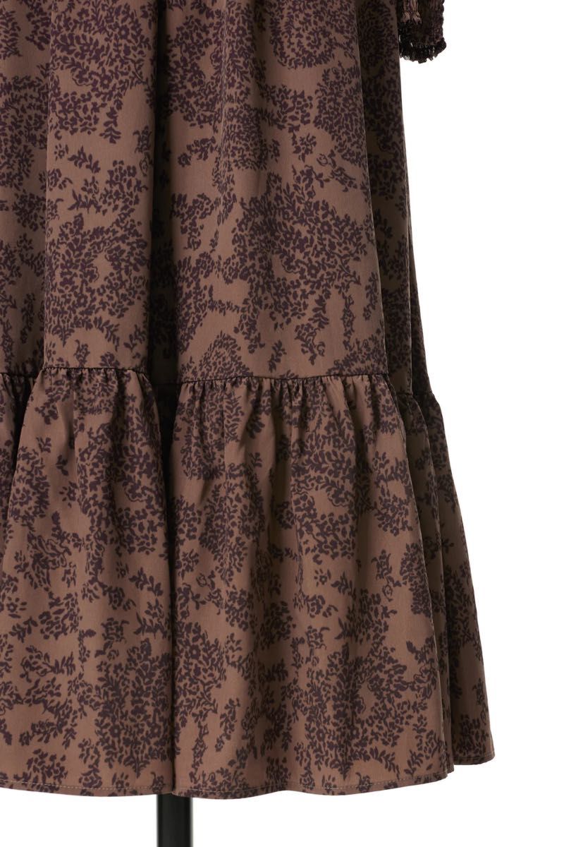 新品タグ付き】Winter Floral Long-sleeve Dress herlipto 新品タグ付き】Winter Floral Long-sleeve Dress herlipto